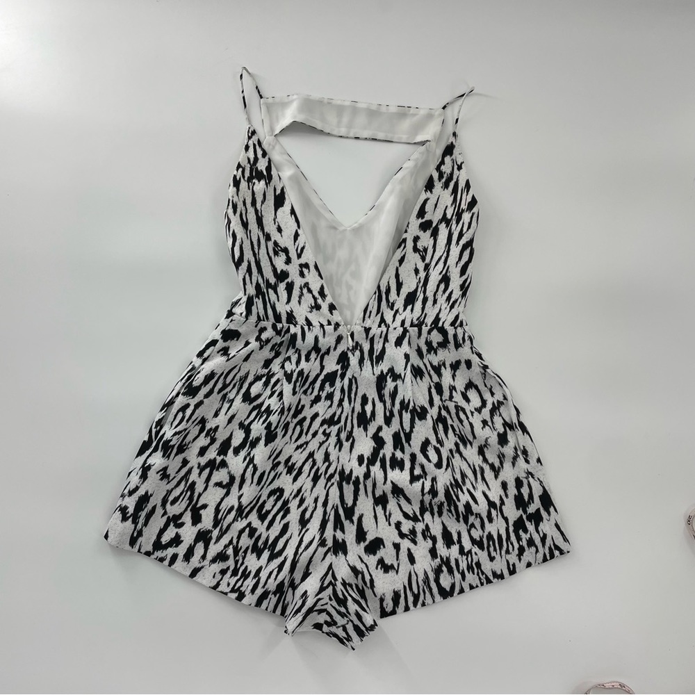 Finders Keepers Diamond Cheetah‎ Black and White Playsuit Open Back Romper - Picture 8 of 13